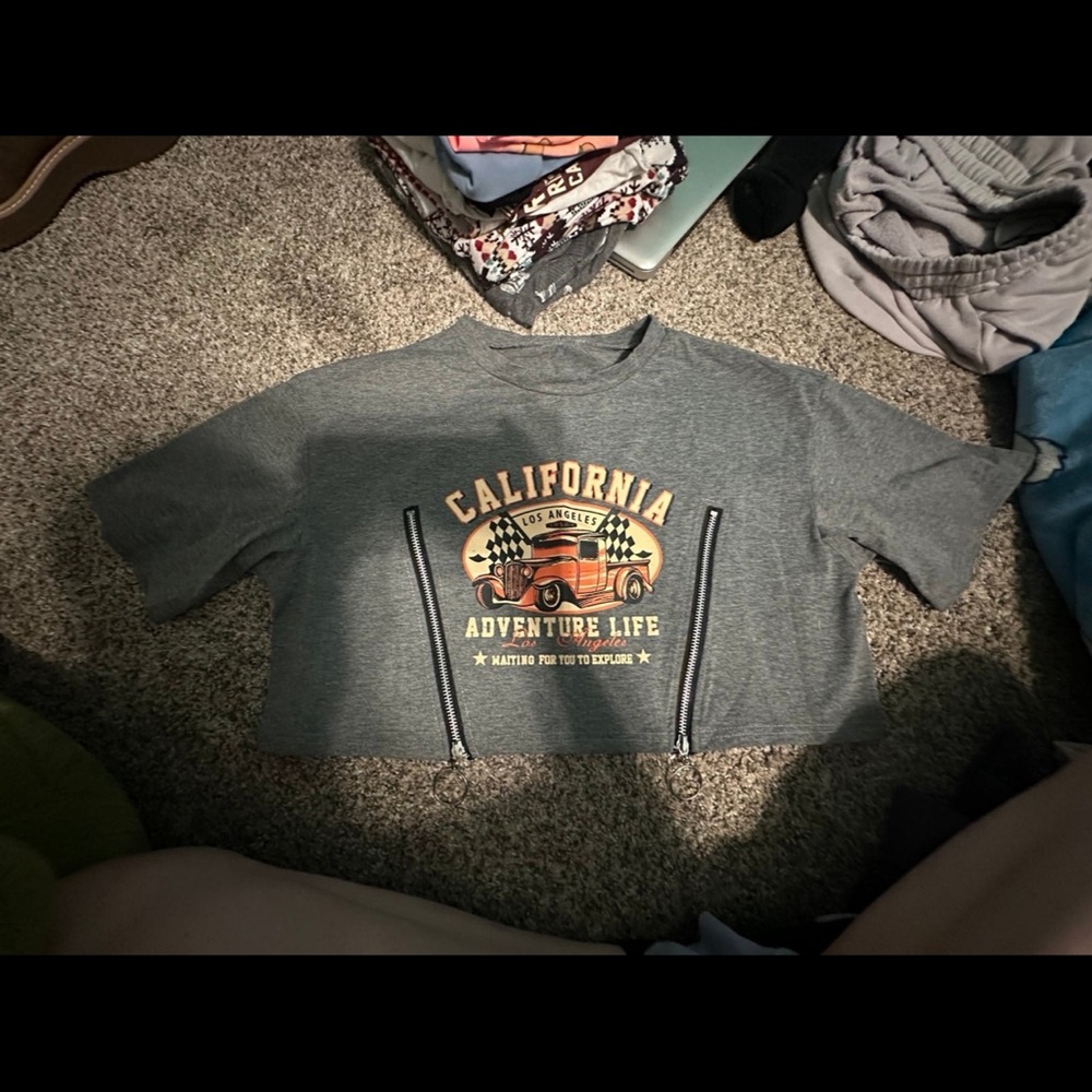 Super cute California crop top